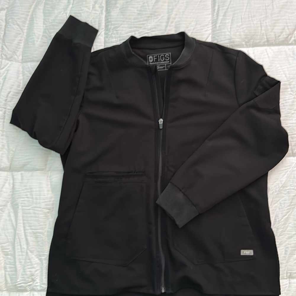 Figs Scrubs Technical Collection. Women’s Bellery Jacket. Black L
